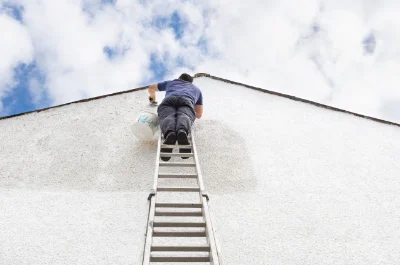 Peinture extérieure à la Mesnière — façades et ravalement